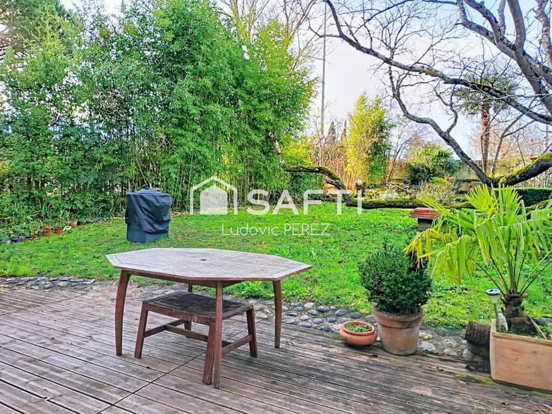 Maison - 219 m² - 8 pièces