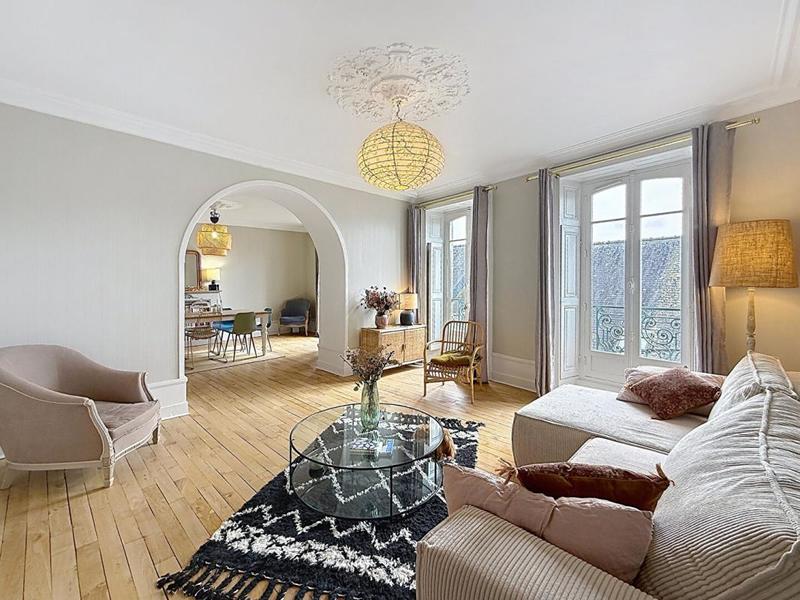 Appartement - 155 m² - 6 pièces