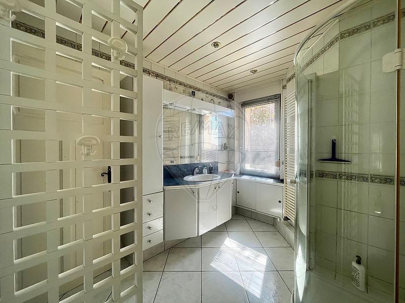 Propriété - 102 m² - 5 pièces