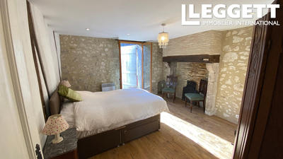 Maison - 227 m² - 7 pièces