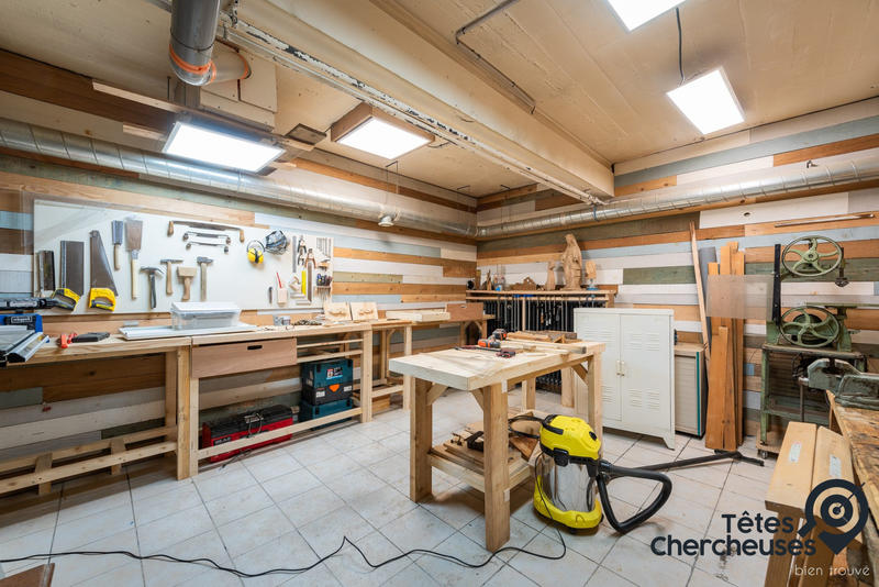 Local commercial - 317 m² - 12 pièces