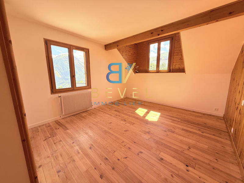 Châlet - 329 m² - 13 pièces