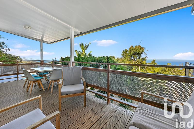 Maison - 215 m² - 9 pièces