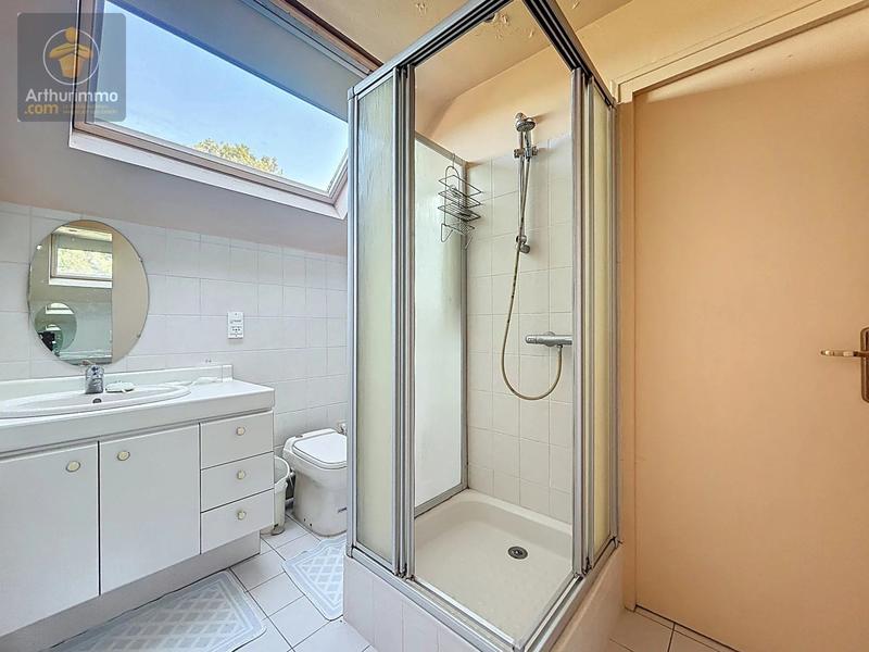 Maison - 200 m² - 8 pièces