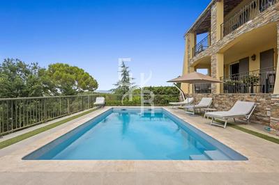 Villa - 255 m² - 8 pièces