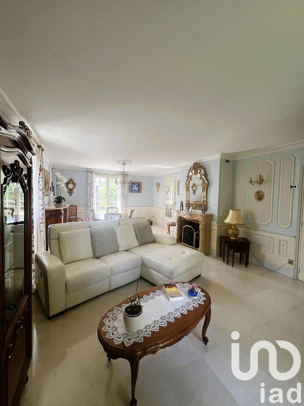 Maison - 204 m² - 10 pièces