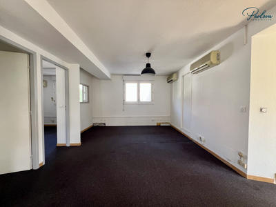 Local commercial - 100 m² - 5 pièces