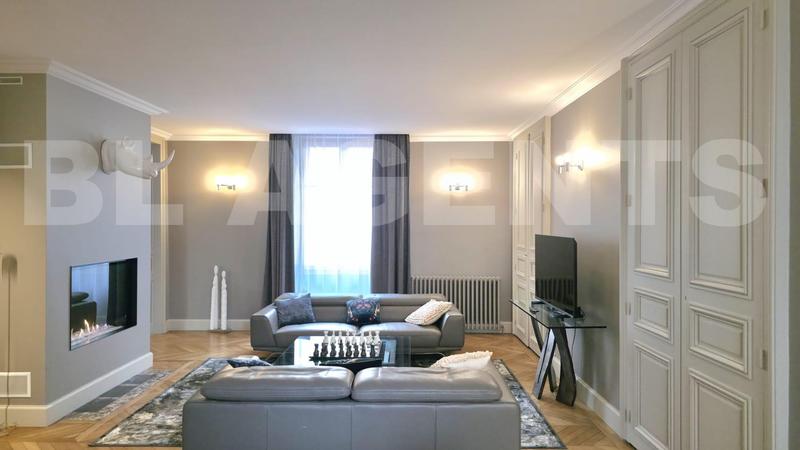 Maison - 570 m² - 13 pièces