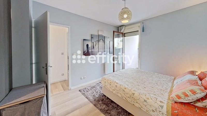 Appartement - 93 m² - 5 pièces