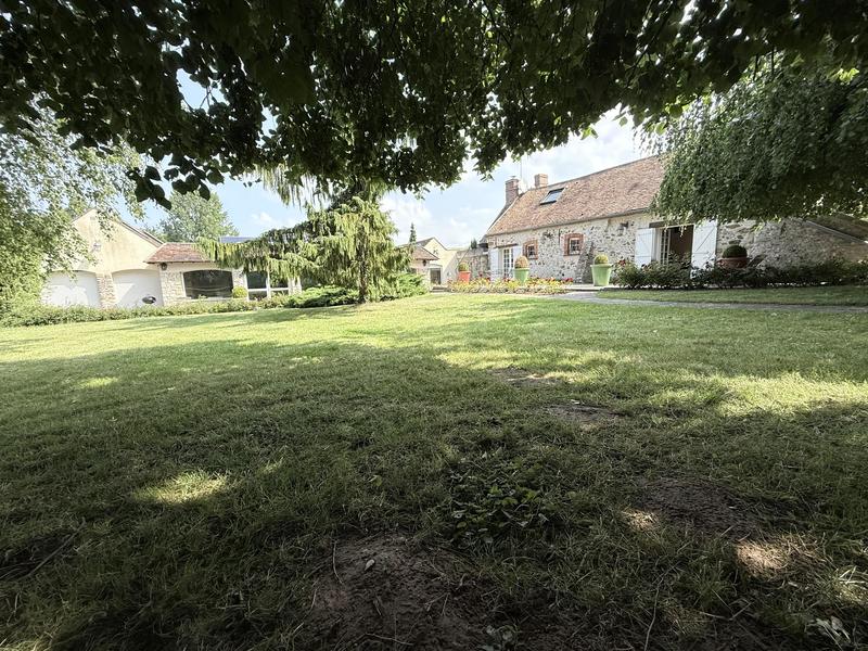 Maison - 350 m² - 9 pièces
