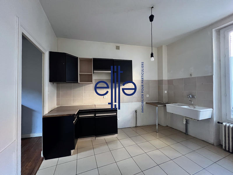 Maison - 170 m² - 9 pièces