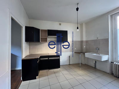 Maison - 170 m² - 9 pièces