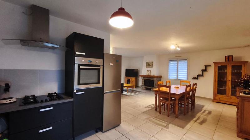 Maison - 93 m² - 4 pièces