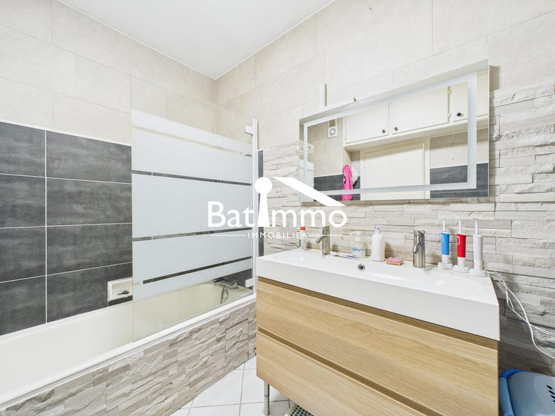 Appartement - 96 m² - 5 pièces