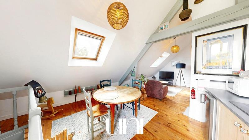 Maison - 352 m² - 8 pièces