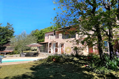 Maison - 138 m² - 5 pièces