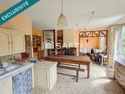 Maison - 278 m² - 10 pièces