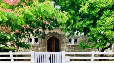 Maison en pierre - 225 m² - 10 pièces