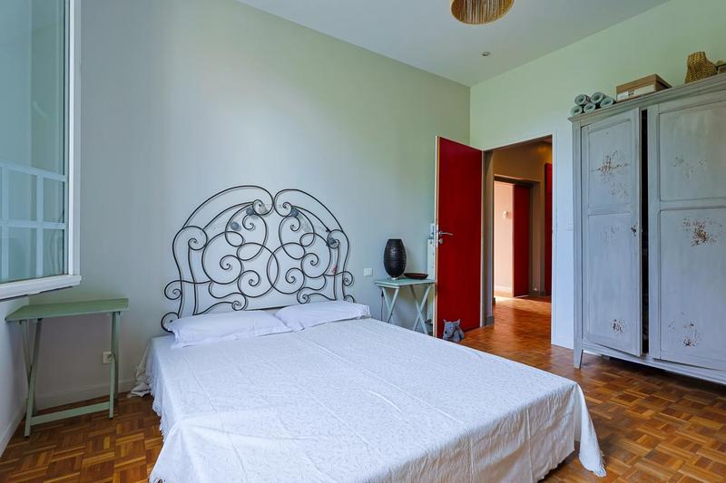 Maison - 382 m² - 10 pièces