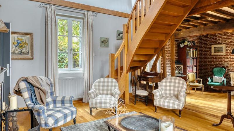 Propriété - 270 m² - 6 pièces