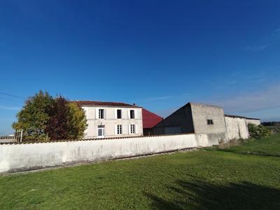 Corps de ferme - 180 m² - 6 pièces