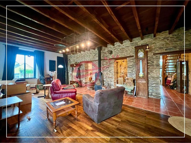 Maison en pierre - 166 m² - 7 pièces