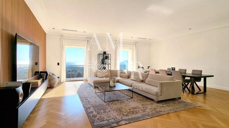 Appartement - 130 m² - 4 pièces