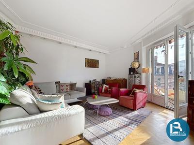 Appartement - 120 m² - 5 pièces