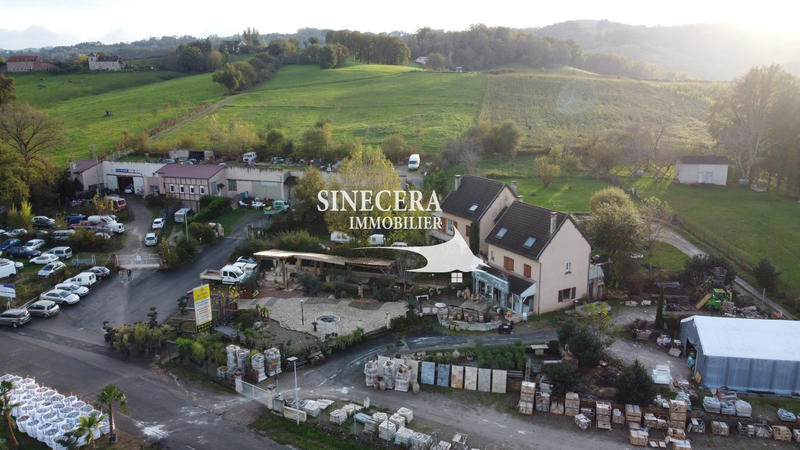 Maison - 450 m² - 20 pièces