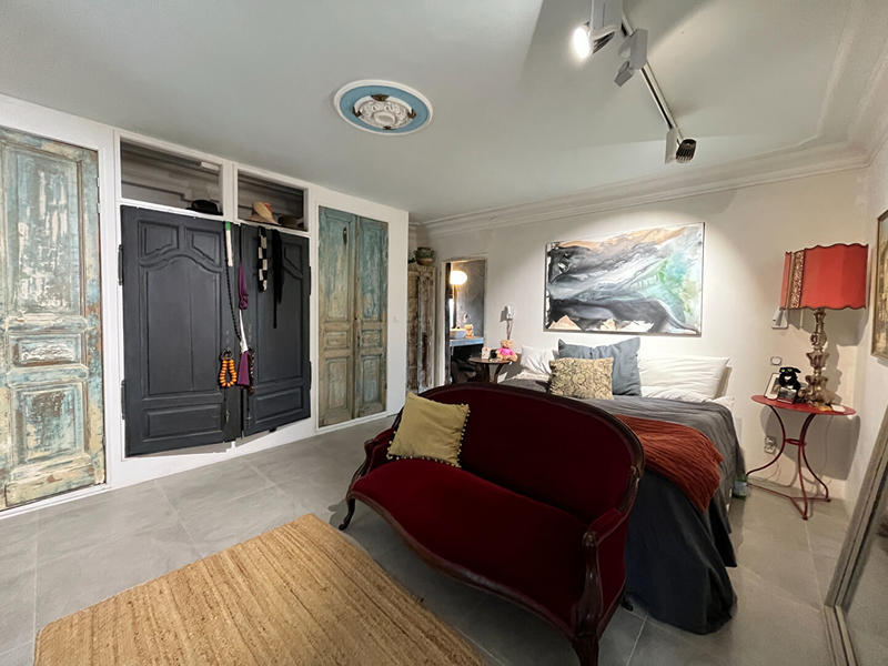 Maison - 360 m² - 7 pièces