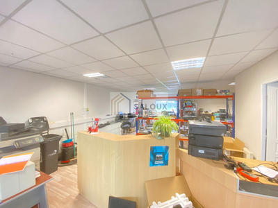 Local d'activité / Entrepôt - 84 m²