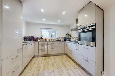 Maison - 170 m² - 8 pièces