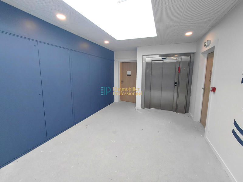 Bureau - 107 m² - 5 pièces