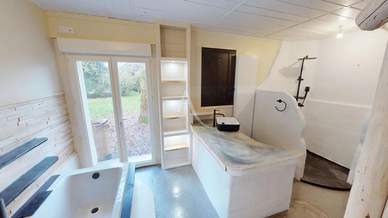 Maison - 350 m² - 8 pièces