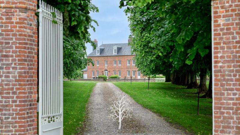 Demeure - 300 m² - 7 pièces