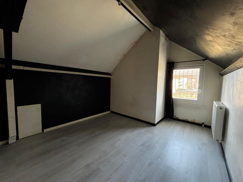 Maison - 93 m² - 4 pièces