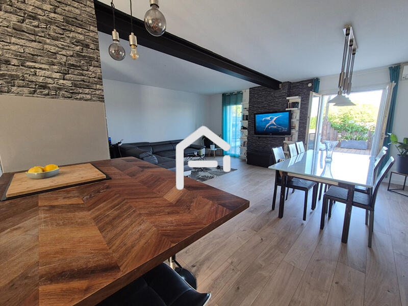 Maison - 94 m² - 4 pièces