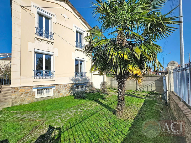 Maison - 110 m² - 5 pièces