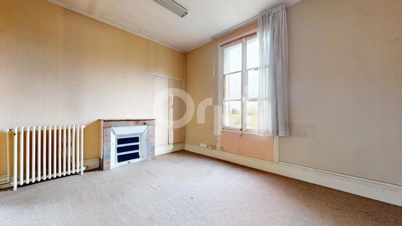 Maison - 180 m² - 8 pièces