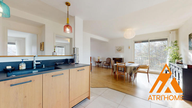 Appartement - 111 m² - 4 pièces