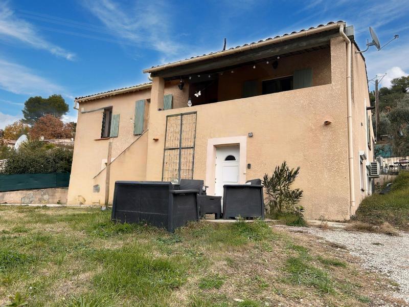 Maison - 200 m² - 8 pièces