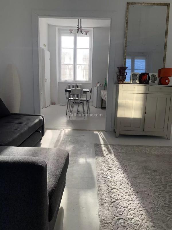 Maison - 384 m² - 18 pièces