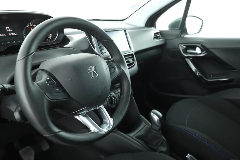 Peugeot 208 1.2 PureTech Signature 5p 82 ch