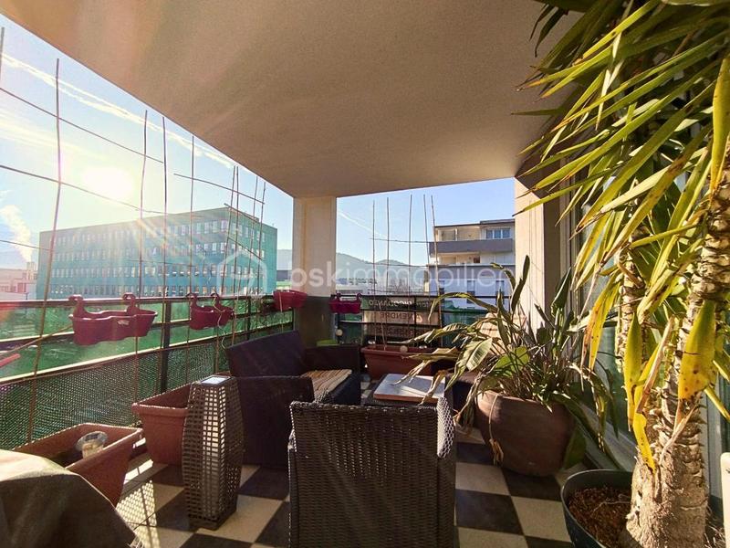 Appartement - 101 m² - 5 pièces