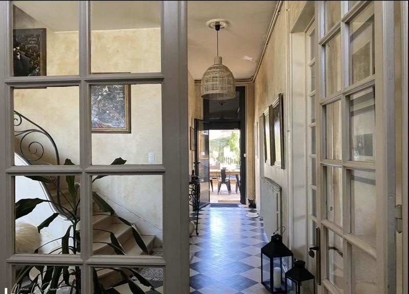 Maison - 203 m² - 7 pièces