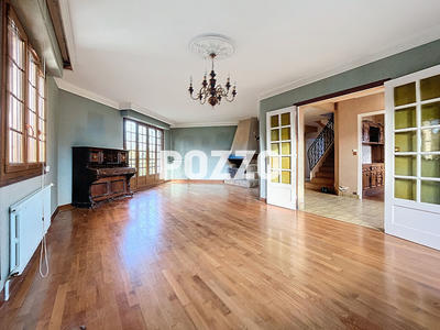 Maison - 250 m² - 9 pièces