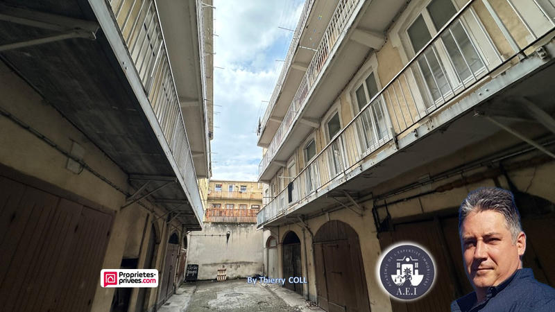 Appartement - 96 m² - 2 pièces