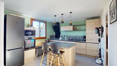 Maison - 96 m² - 4 pièces