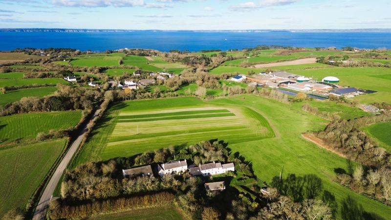 Corps de ferme - 130 m² - 5 pièces