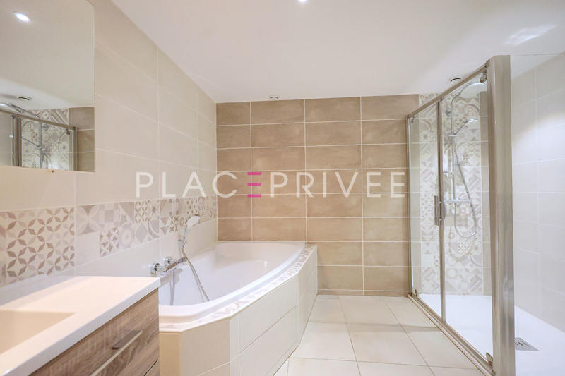 Maison - 152 m² - 8 pièces